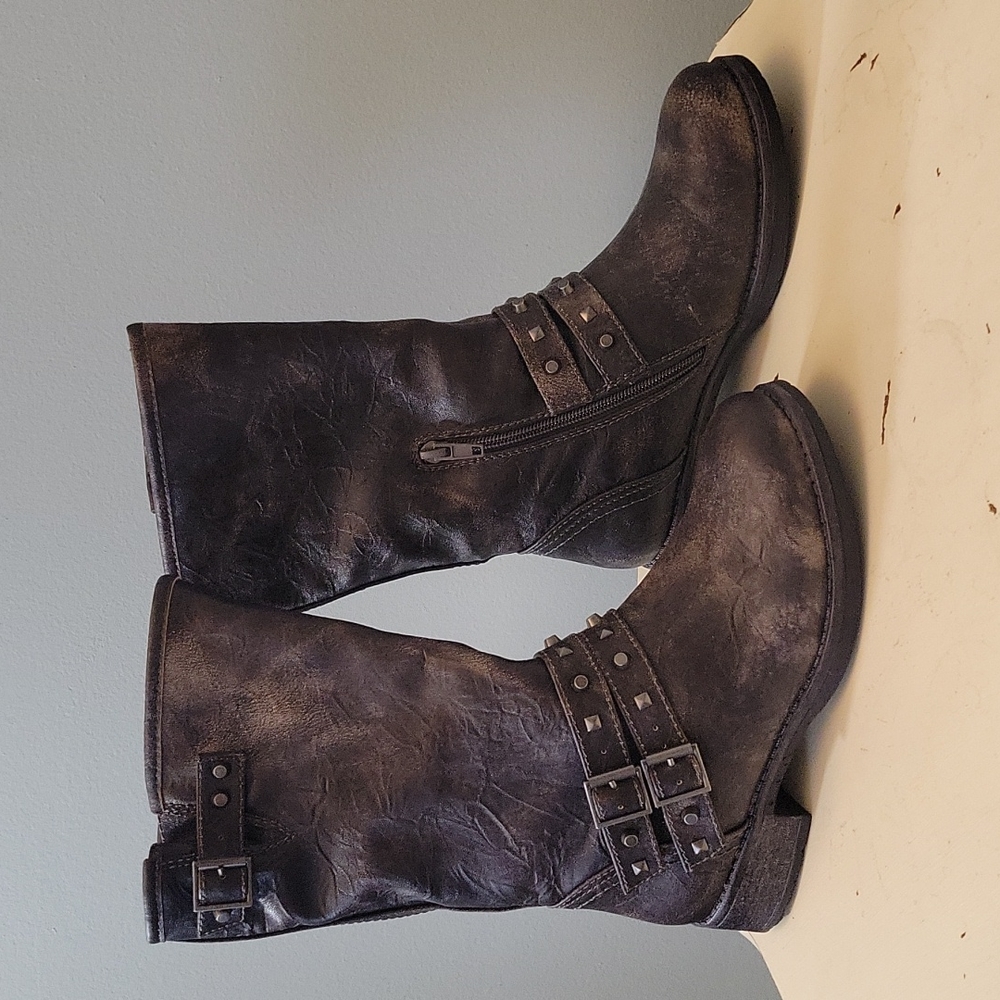 Dirty Laundry Brown Boots - Picture 2 of 7